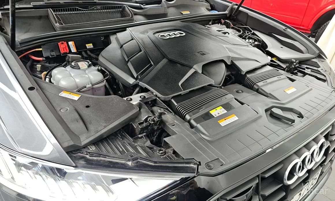 Фото 6 - Audi Q8