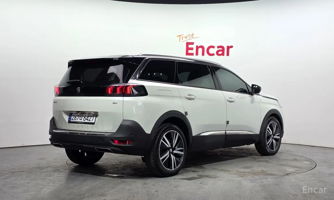 Фото 2 - Peugeot 5008