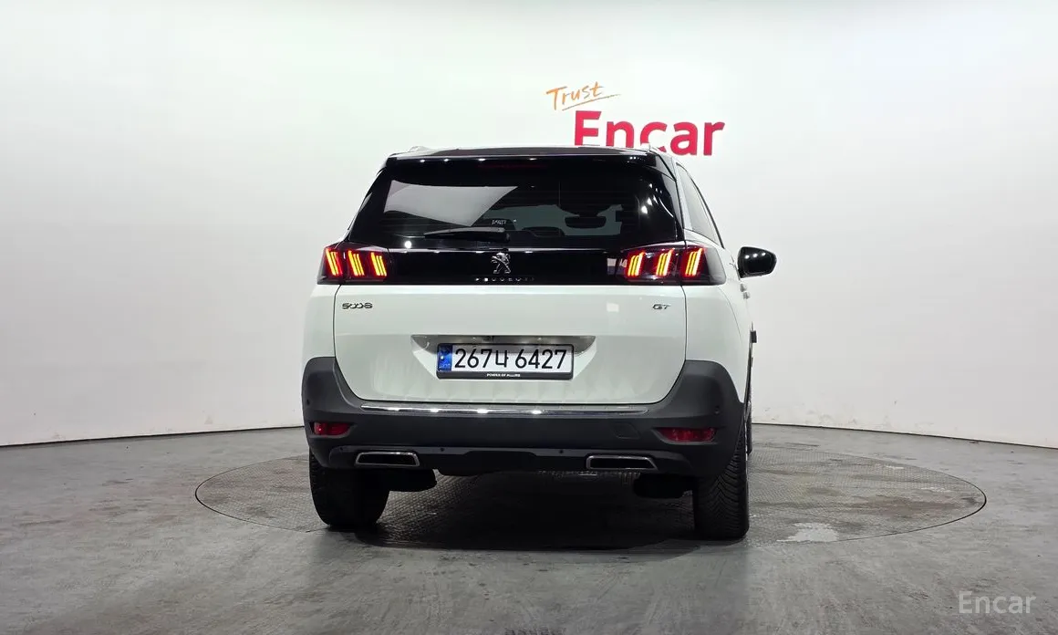 Фото 4 - Peugeot 5008