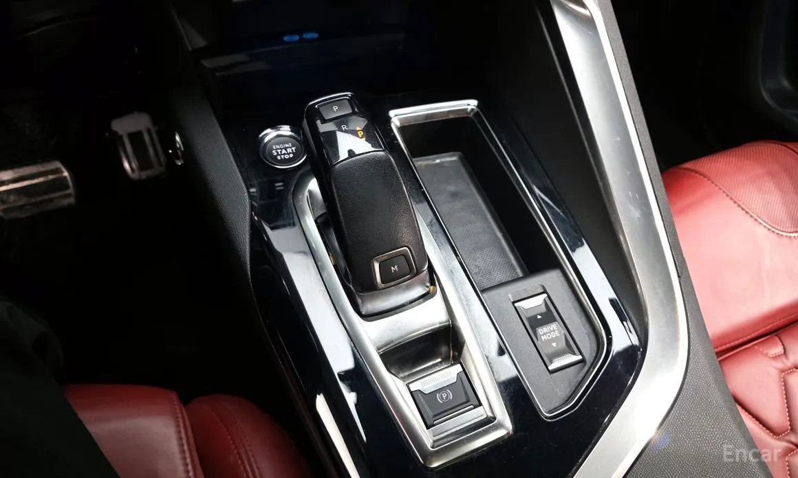 Фото 9 - Peugeot 5008