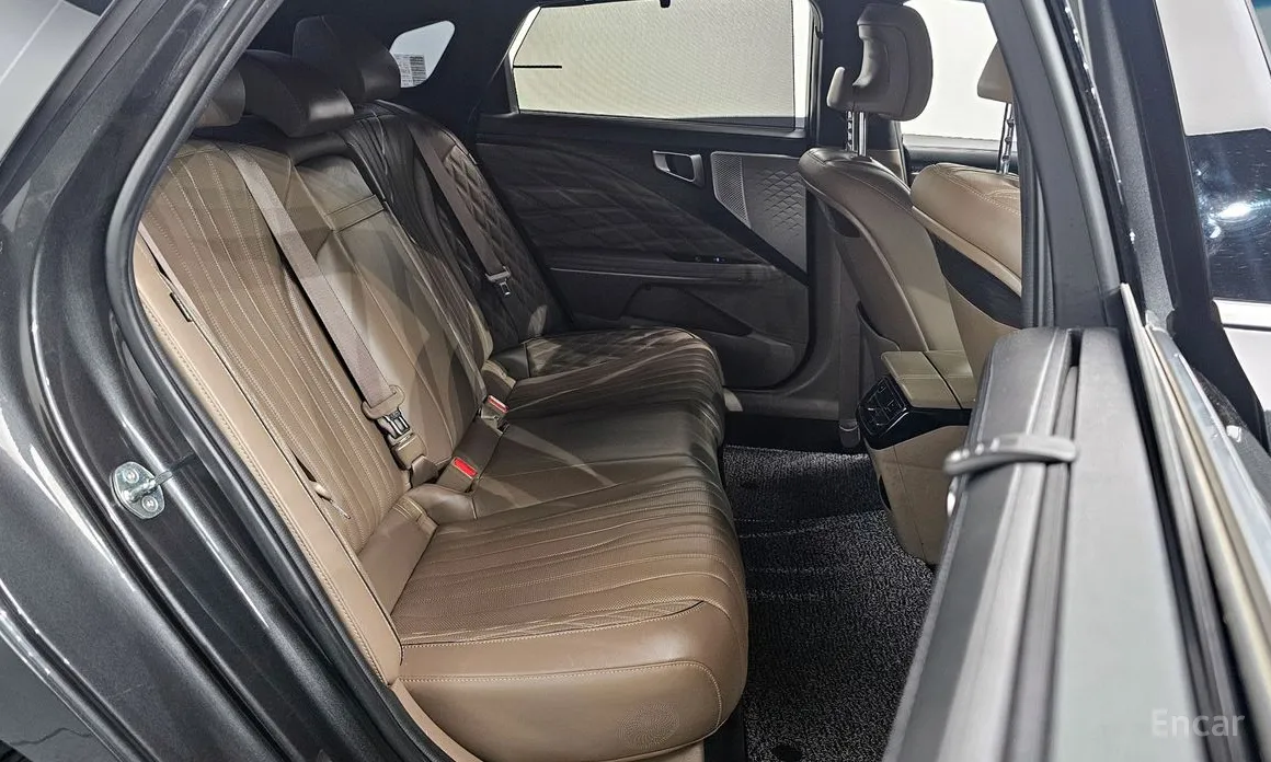 Фото 12 - Kia K8