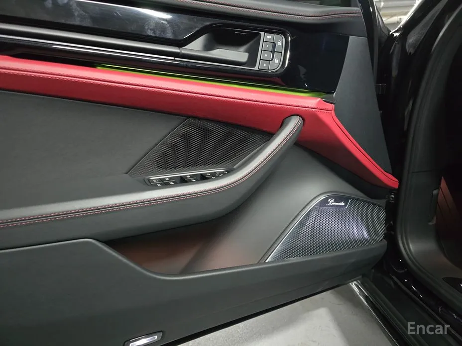 Фото 7 - Porsche Panamera