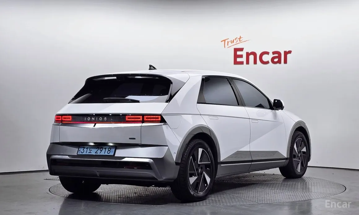 Фото 2 - Hyundai Ioniq 5