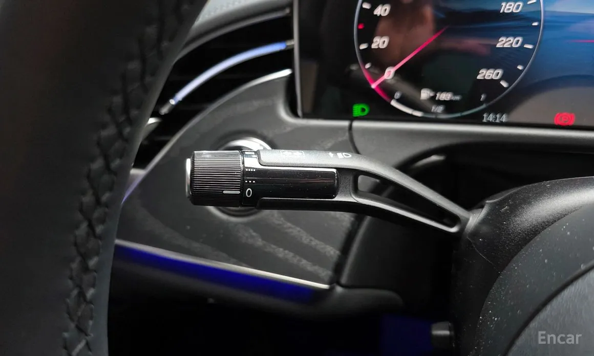 Фото 15 - Mercedes-Benz E-Class