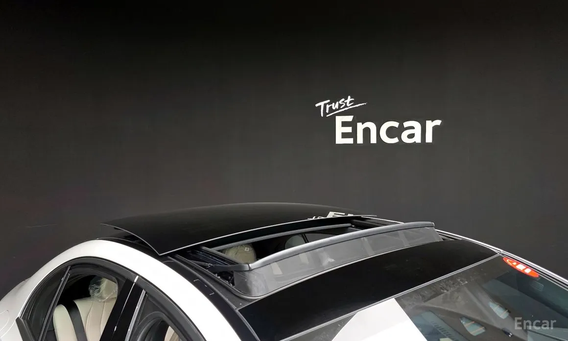 Фото 20 - Mercedes-Benz E-Class