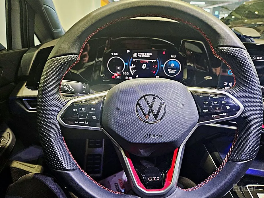 Фото 14 - Volkswagen Golf