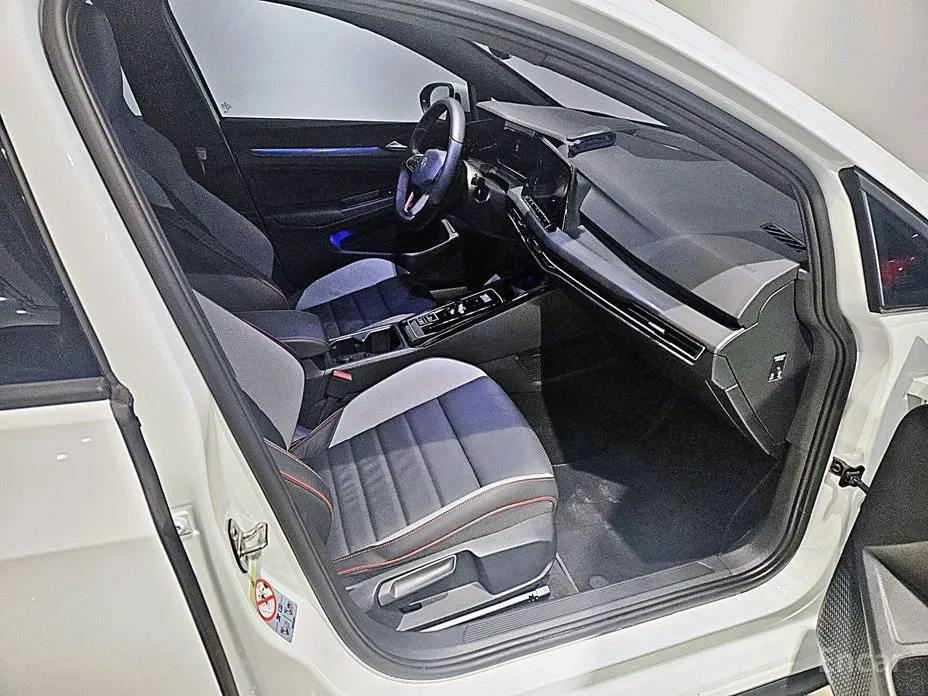 Фото 15 - Volkswagen Golf