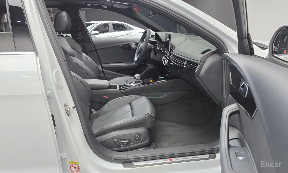 Фото 10 - Audi A4