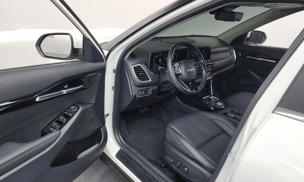 Фото 10 - Kia Seltos