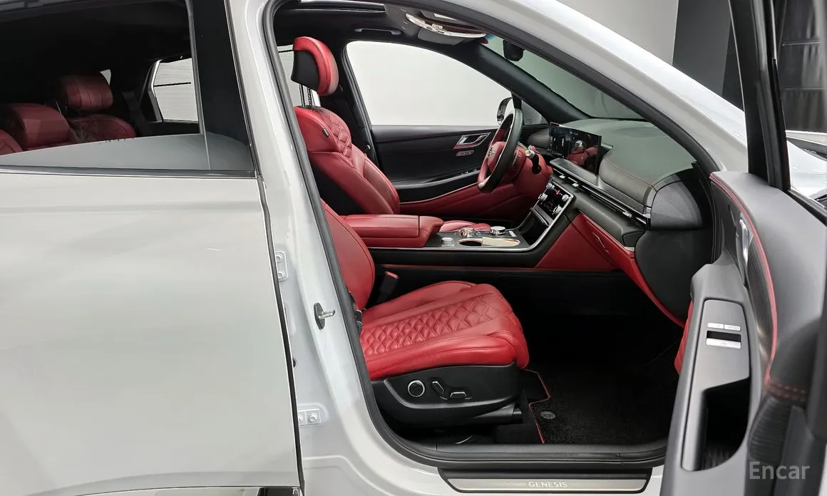 Фото 10 - Genesis GV80