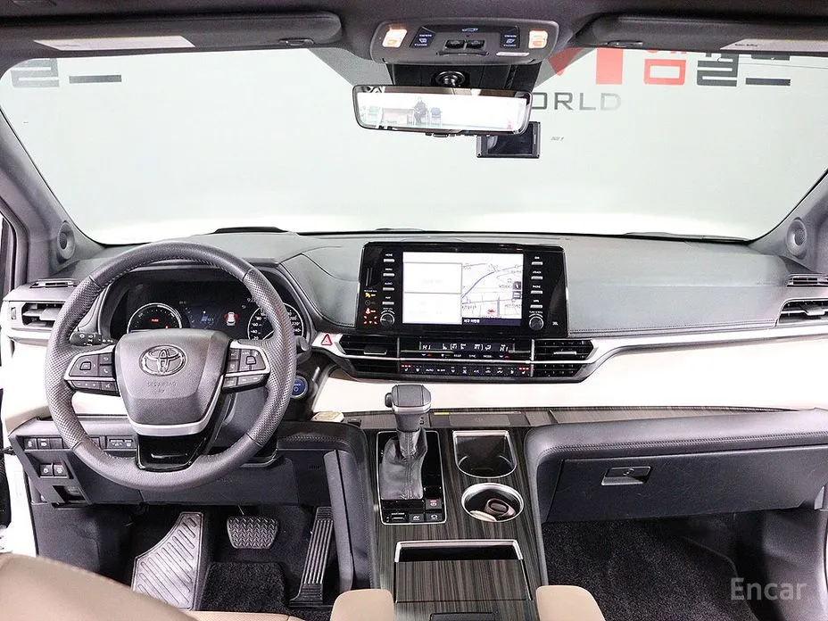 Фото 13 - Toyota Sienna