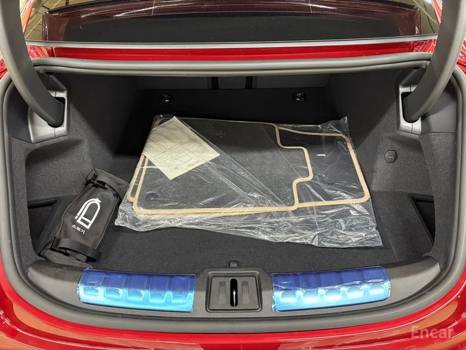 Фото 19 - Porsche Taycan