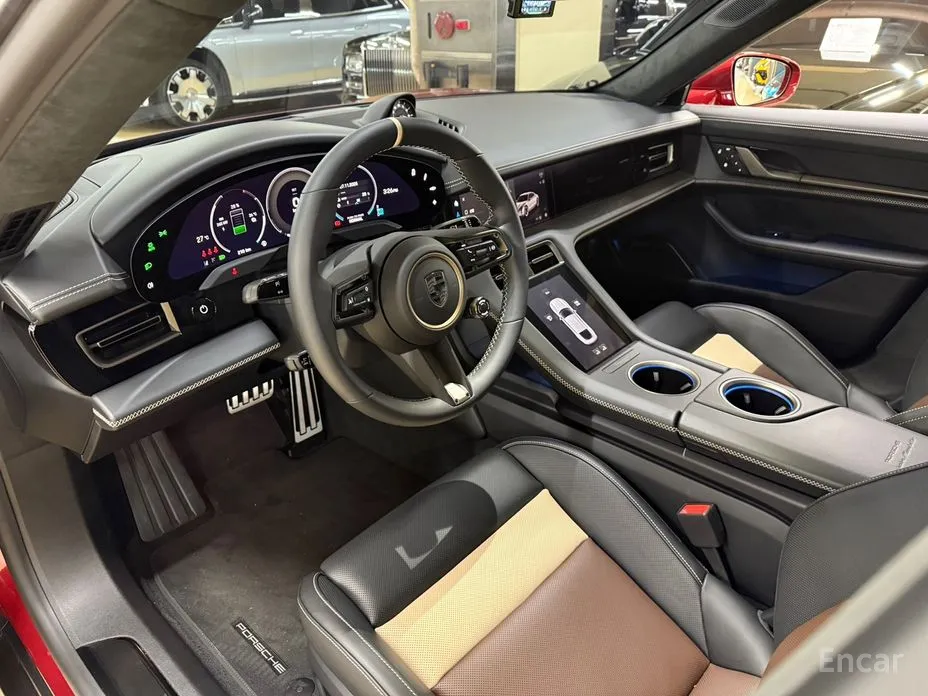 Фото 9 - Porsche Taycan