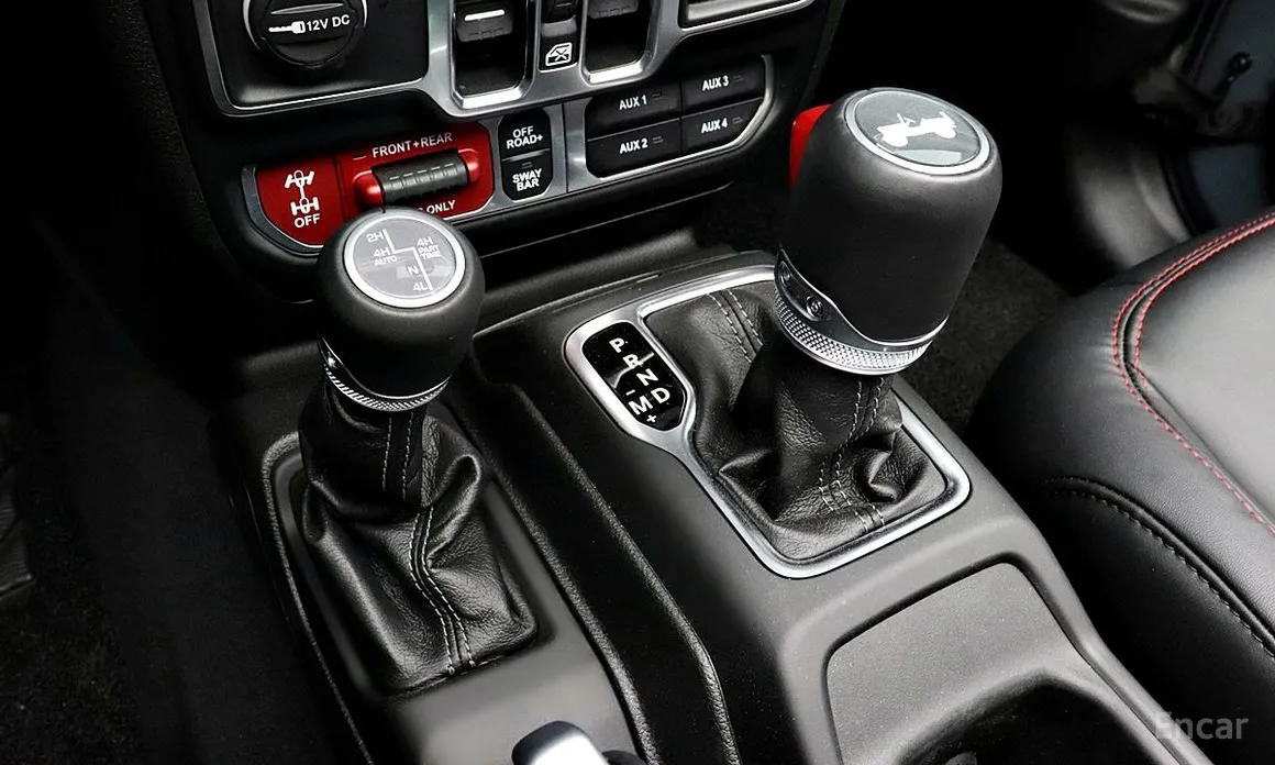 Фото 10 - Jeep Wrangler