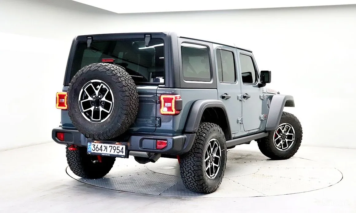 Фото 2 - Jeep Wrangler