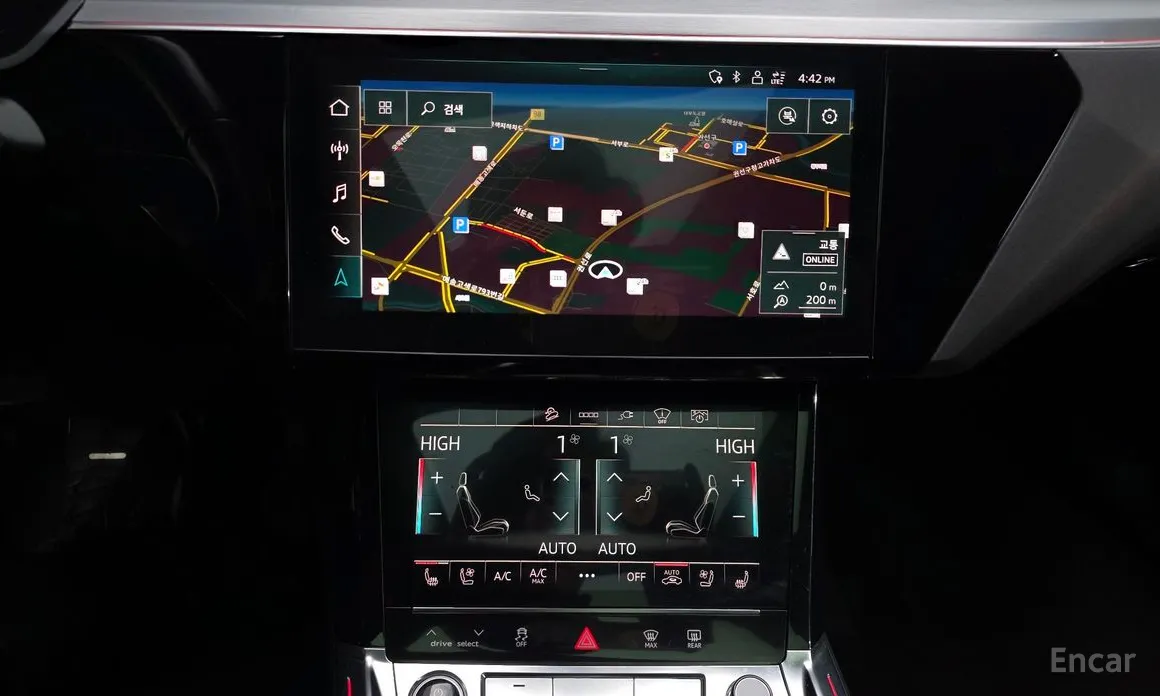Фото 14 - Audi e-tron