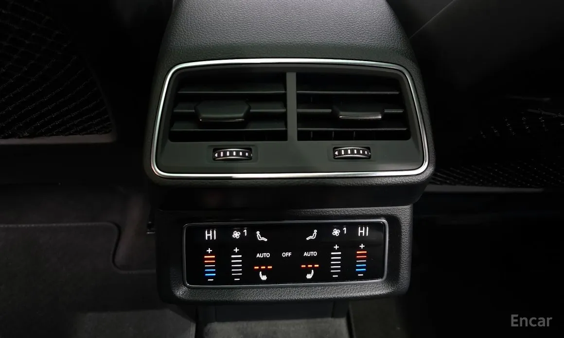 Фото 19 - Audi e-tron