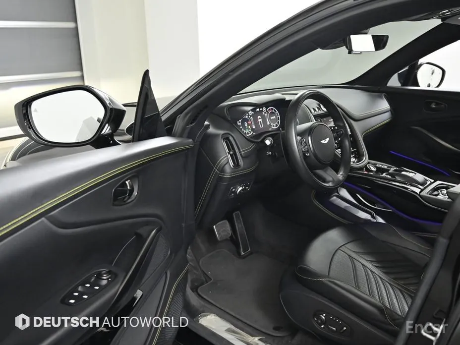 Фото 11 - Aston Martin DBX