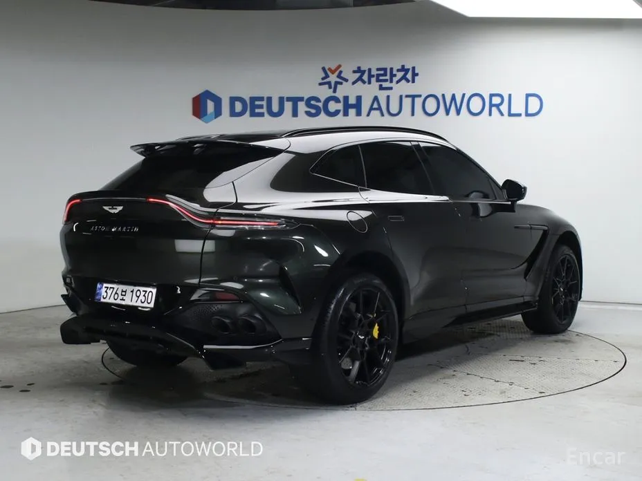 Фото 2 - Aston Martin DBX