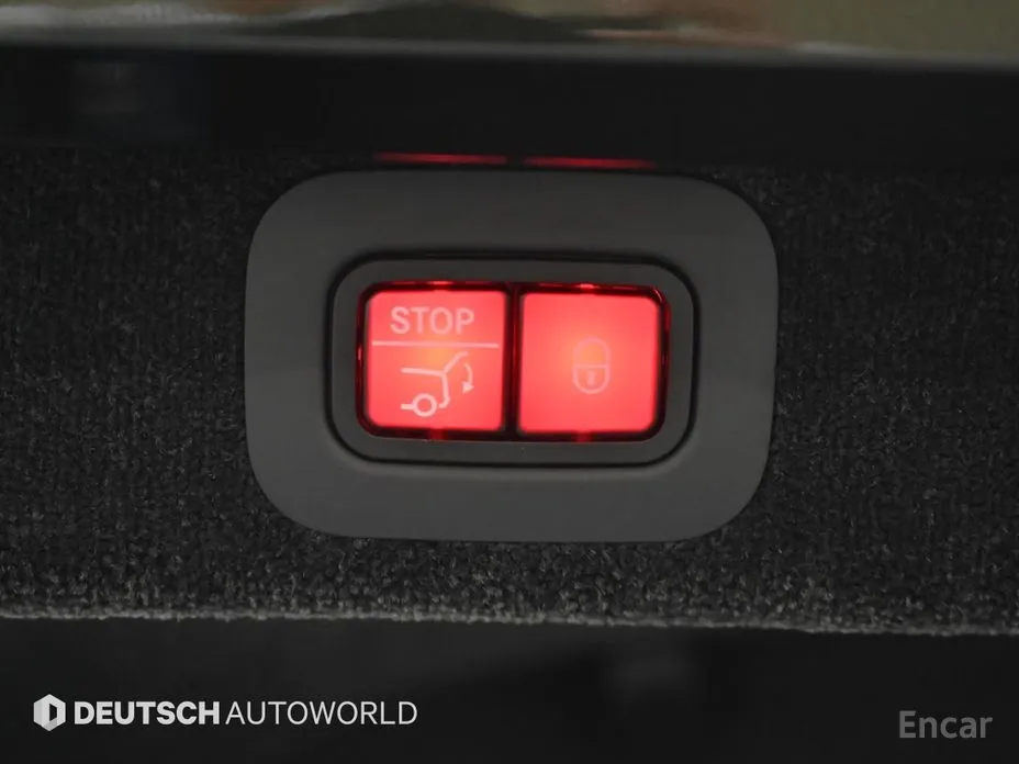 Фото 20 - Aston Martin DBX