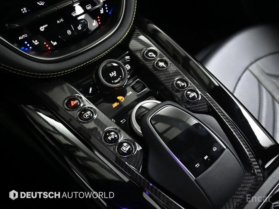 Фото 9 - Aston Martin DBX