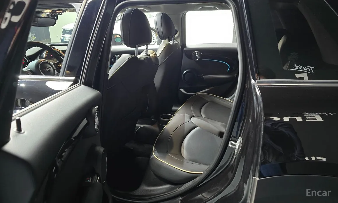 Фото 11 - Mini Cooper