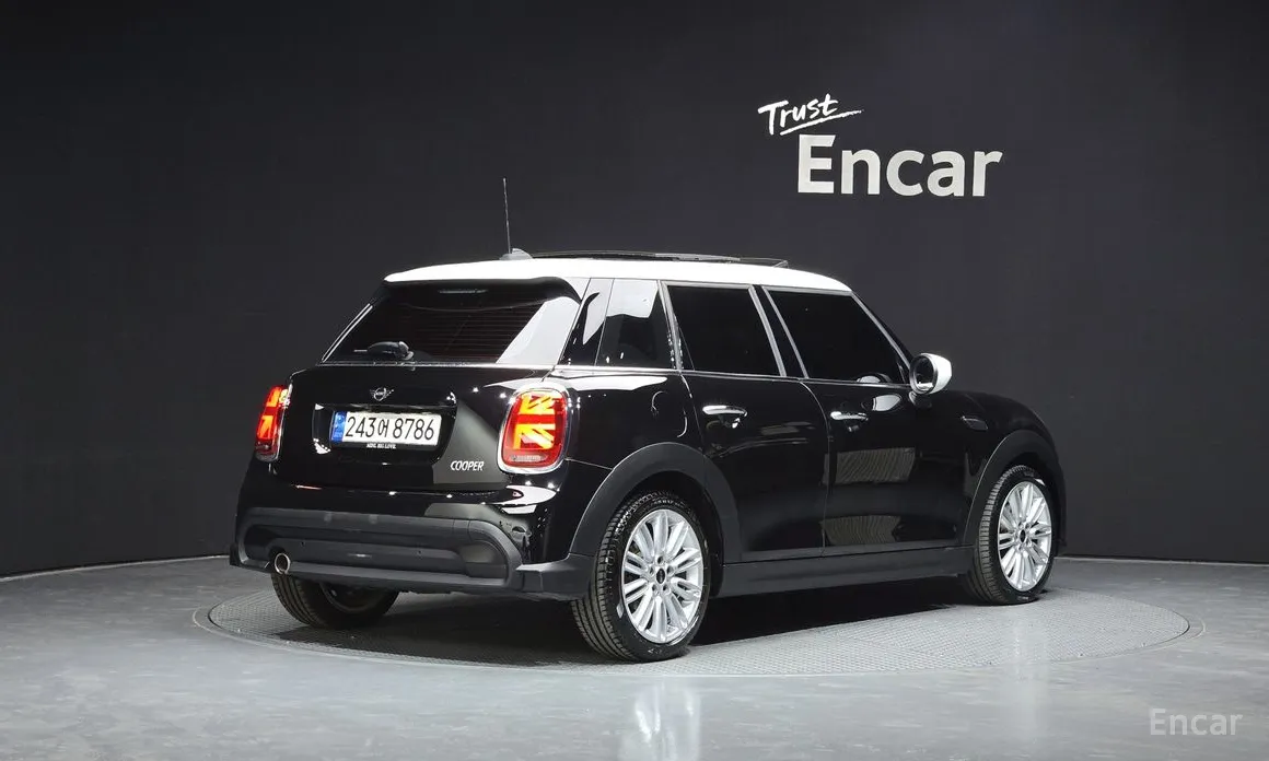 Фото 2 - Mini Cooper