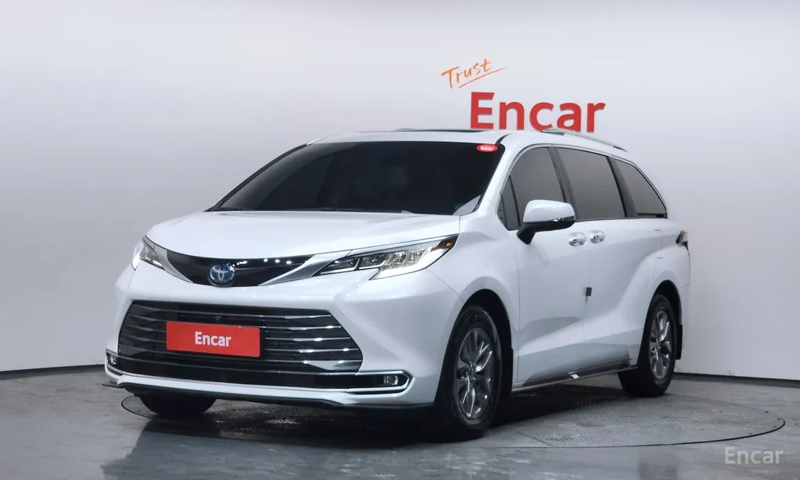 Фото 1 - Toyota Sienna