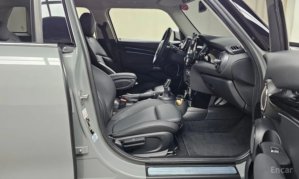 Фото 11 - Mini Cooper