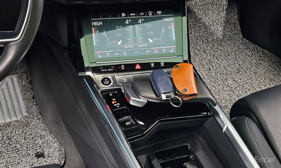 Фото 9 - Audi e-tron