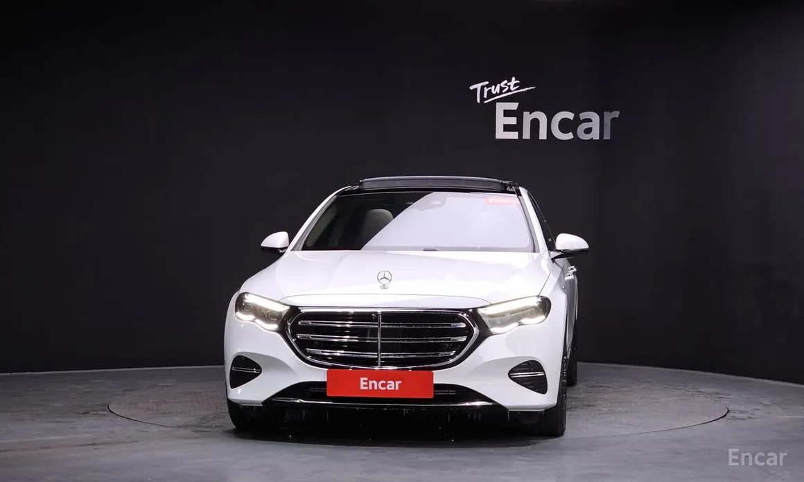 Фото 3 - Mercedes-Benz E-Class