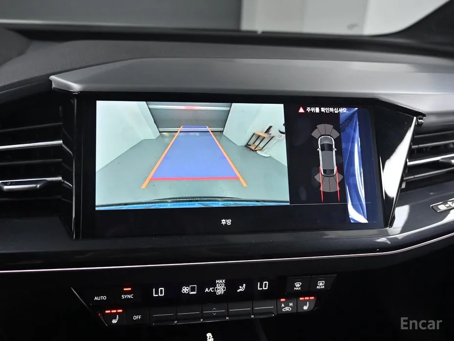 Фото 15 - Audi Q4 e-tron