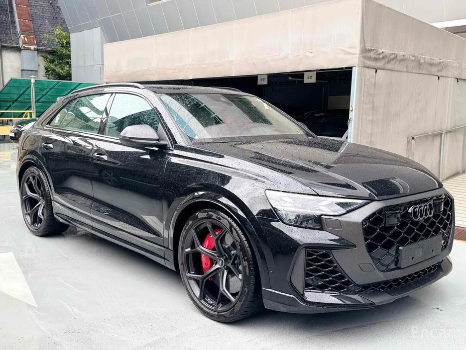 Фото 1 - Audi RS Q8