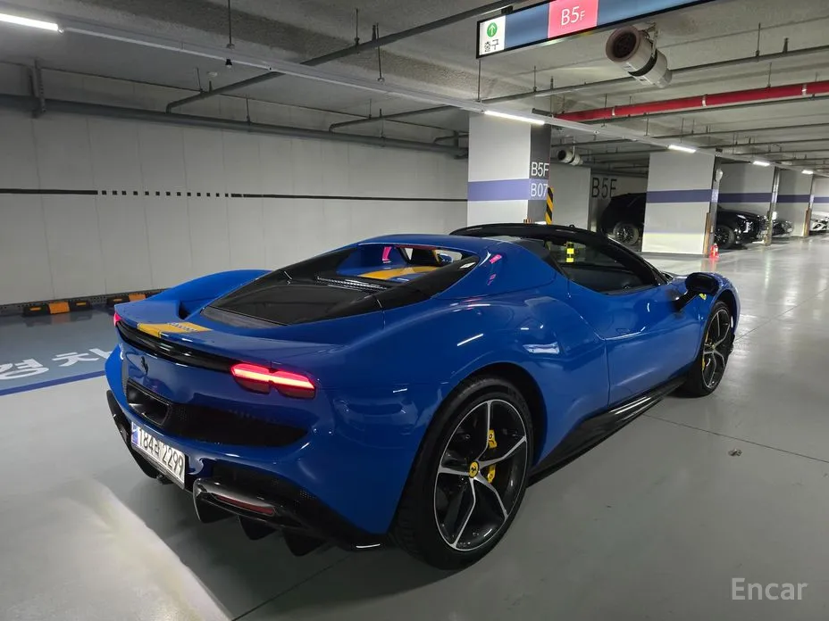 Фото 7 - Ferrari 296