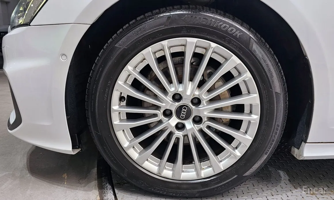 Фото 5 - Audi A6