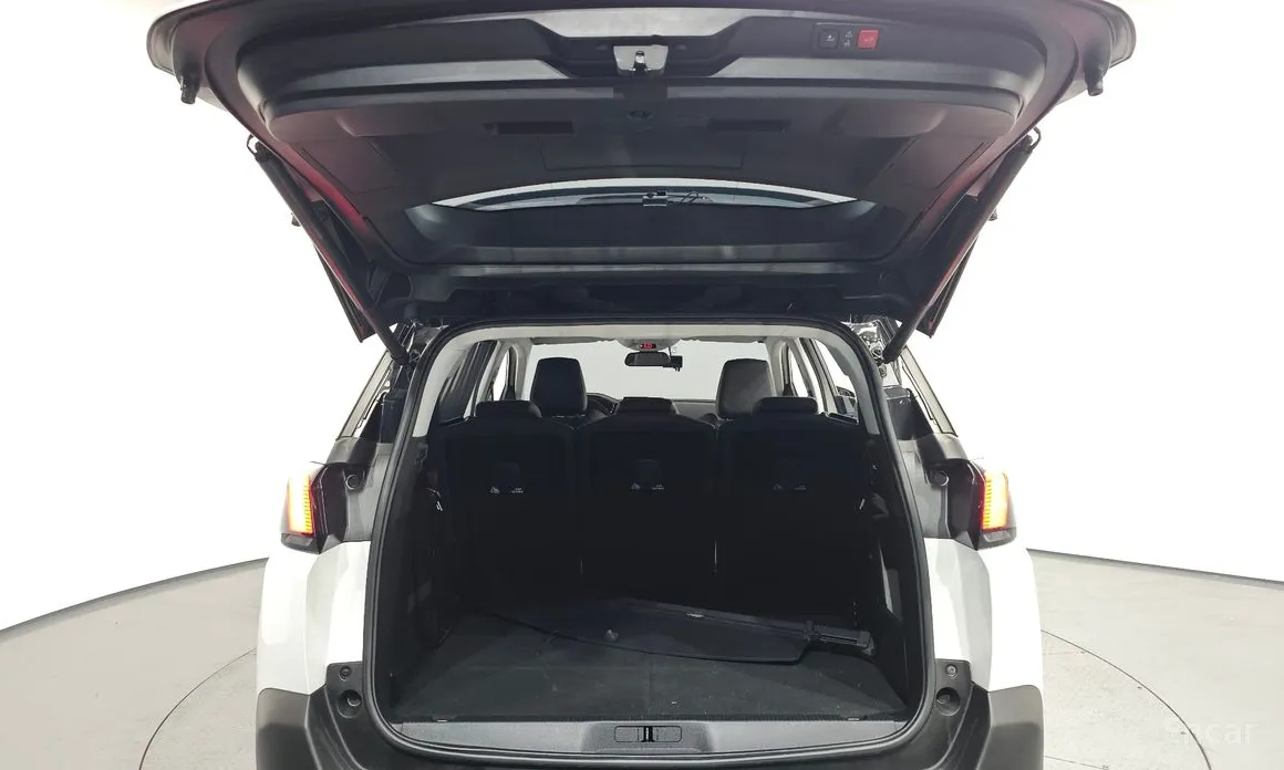 Фото 20 - Peugeot 5008