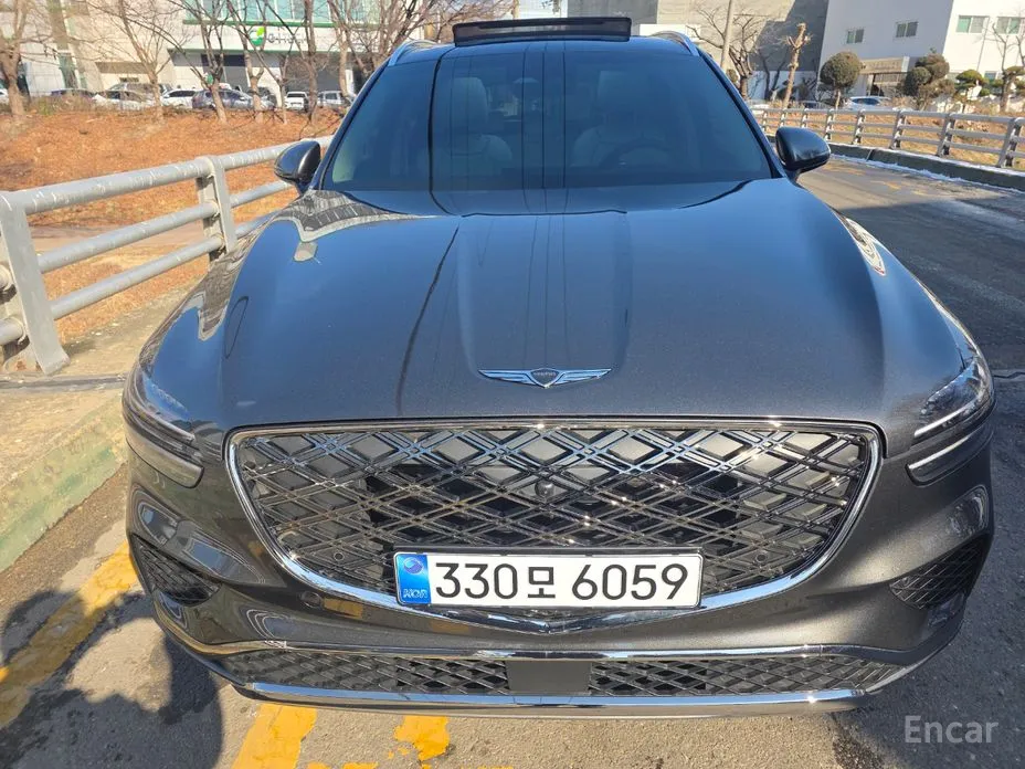 Photo 1 - Genesis GV70