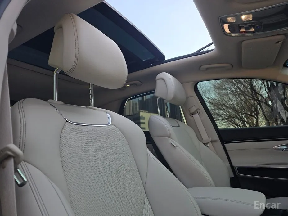 Photo 13 - Genesis GV70