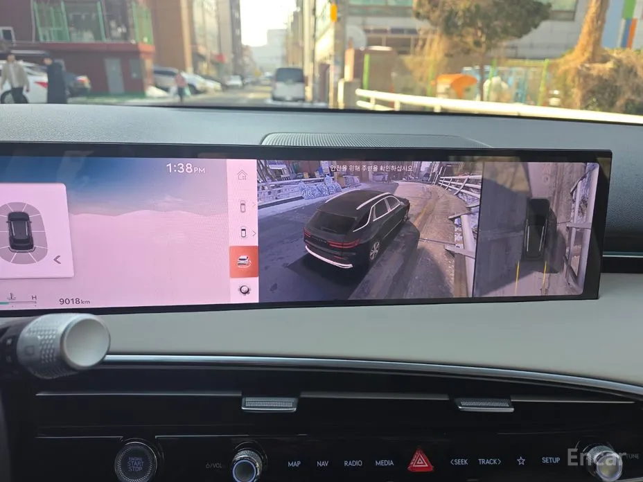 Photo 15 - Genesis GV70