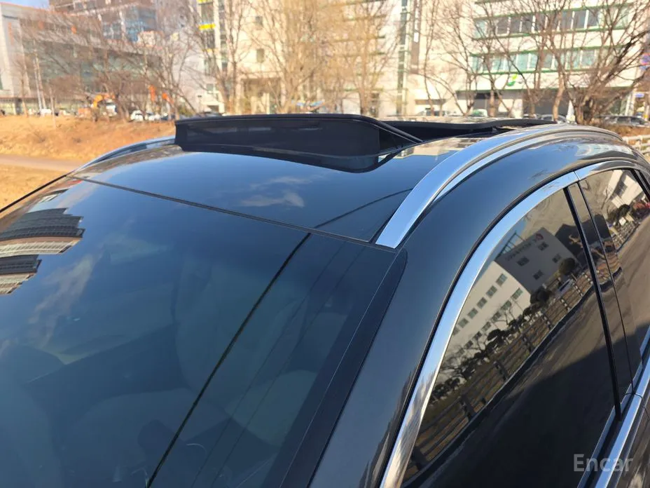 Photo 18 - Genesis GV70