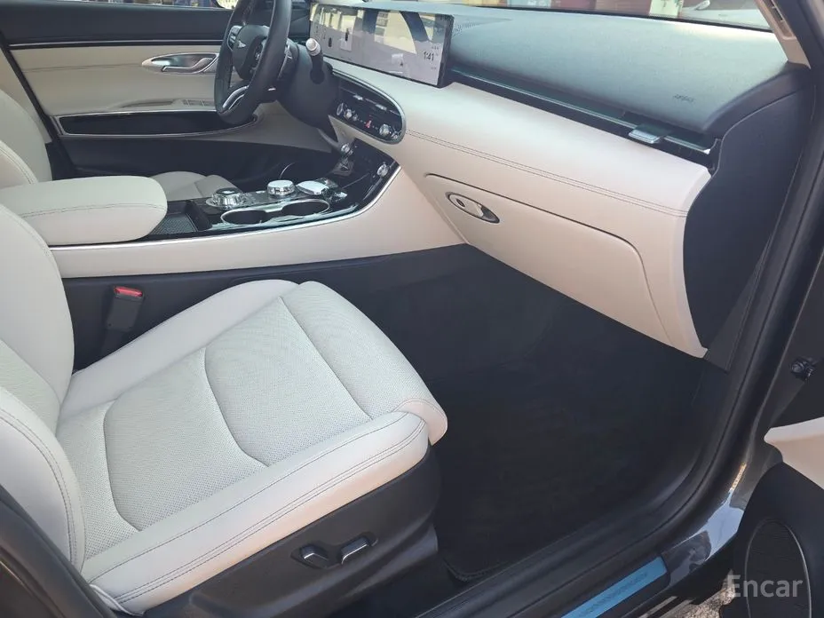 Photo 20 - Genesis GV70