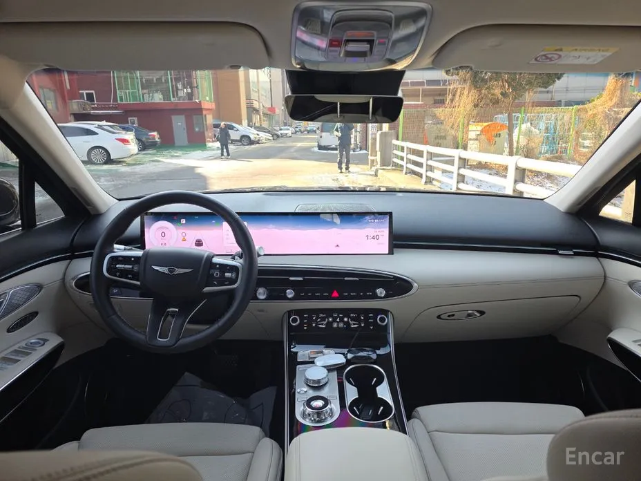 Photo 9 - Genesis GV70