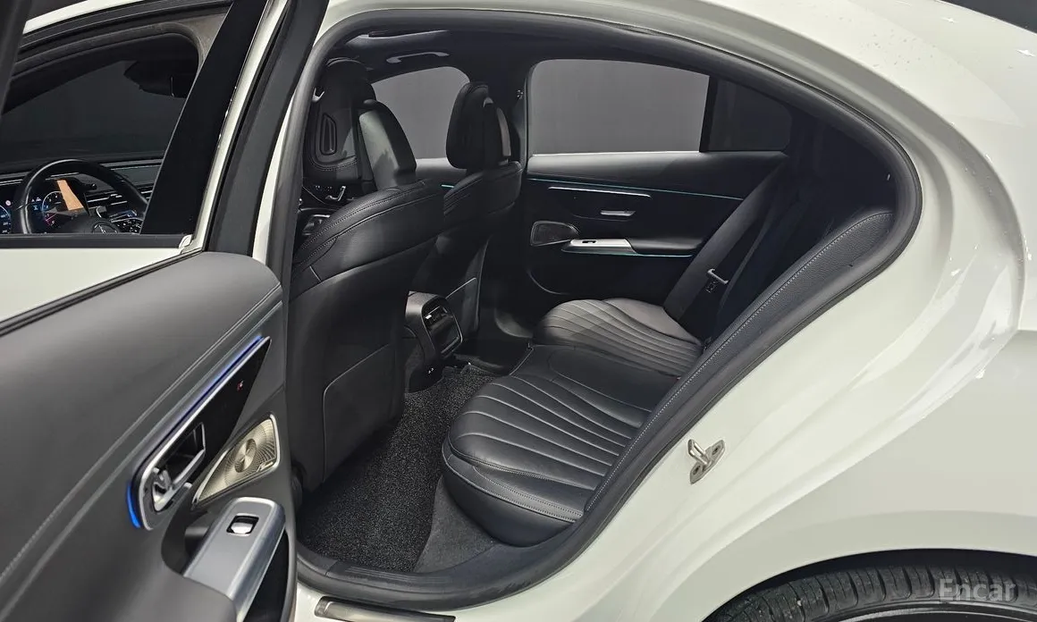 Фото 12 - Mercedes-Benz E-Class