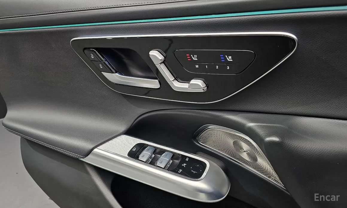 Фото 17 - Mercedes-Benz E-Class