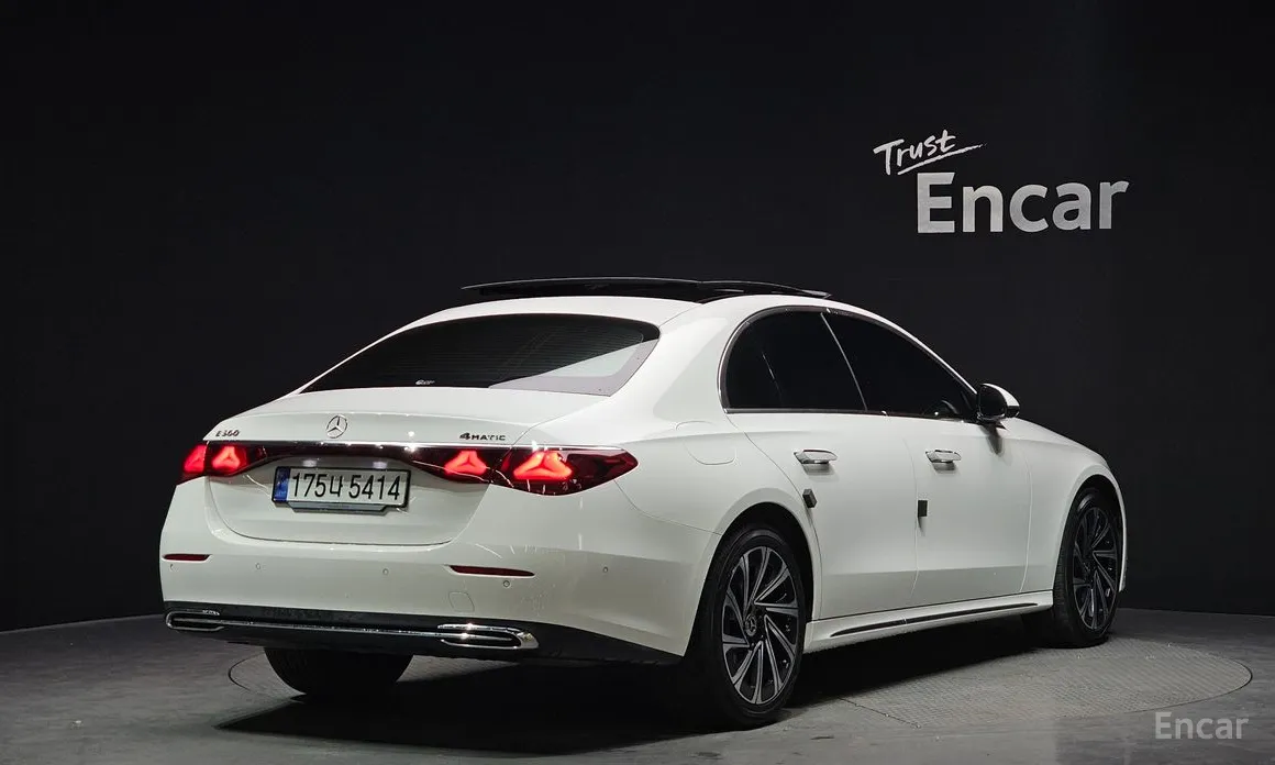 Фото 2 - Mercedes-Benz E-Class