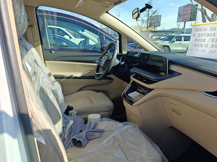 Фото 5 - Buick GL8 ES