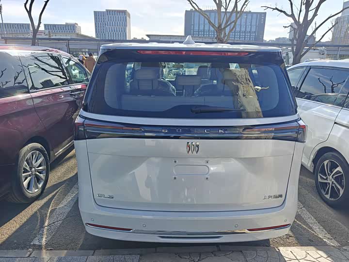 Фото 9 - Buick GL8 ES