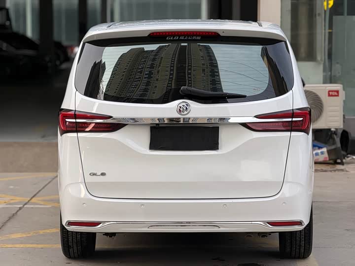 Фото 4 - Buick GL8 ES