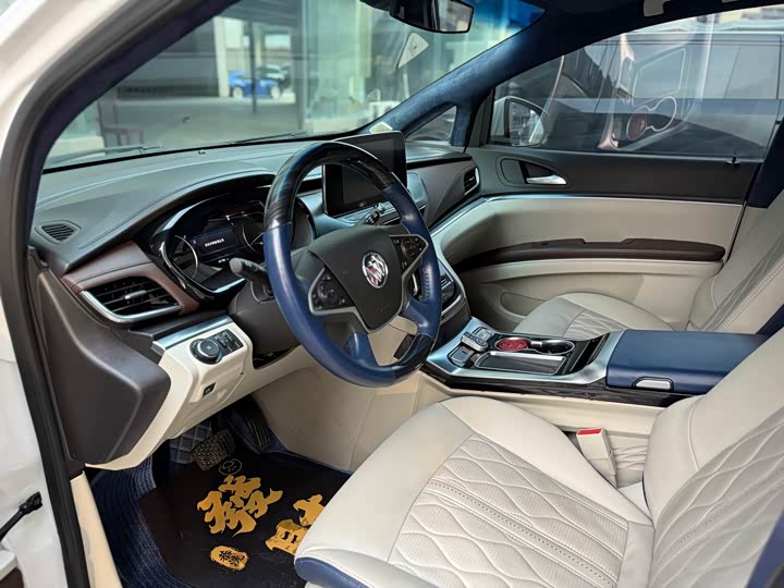 Фото 7 - Buick GL8 ES