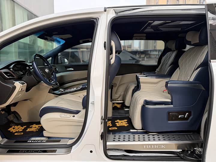 Фото 9 - Buick GL8 ES